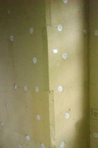 Lehmkleber zum Ankleben und zum Verputzen auf Holzfaserdämmung Lehmkleber-Holzfaserdämmung